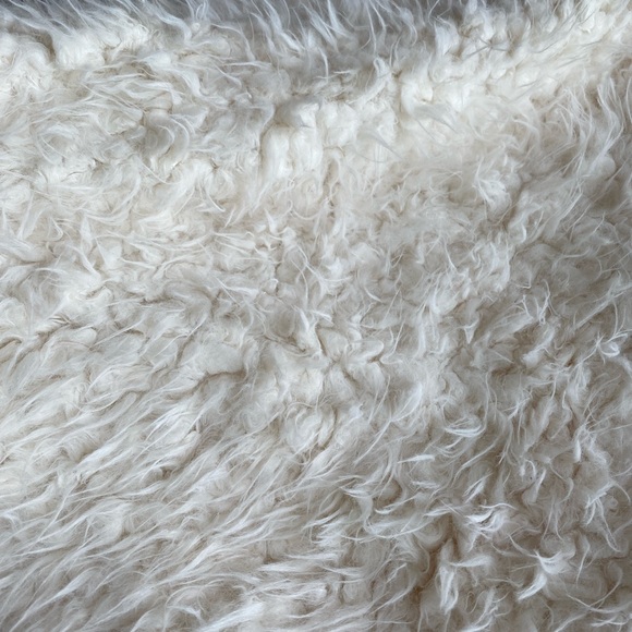 Express Sherpa Poncho - Picture 2 of 5